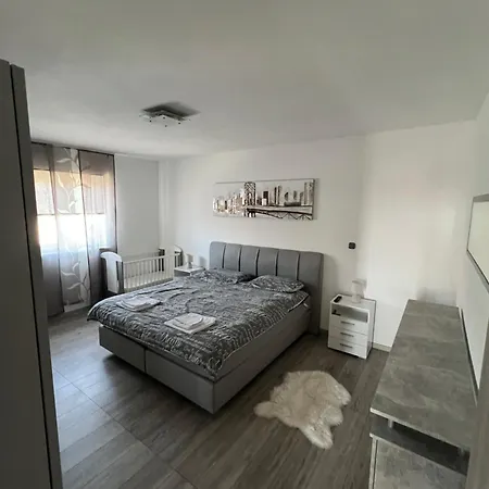Ariana Lejlighed Ližnjan